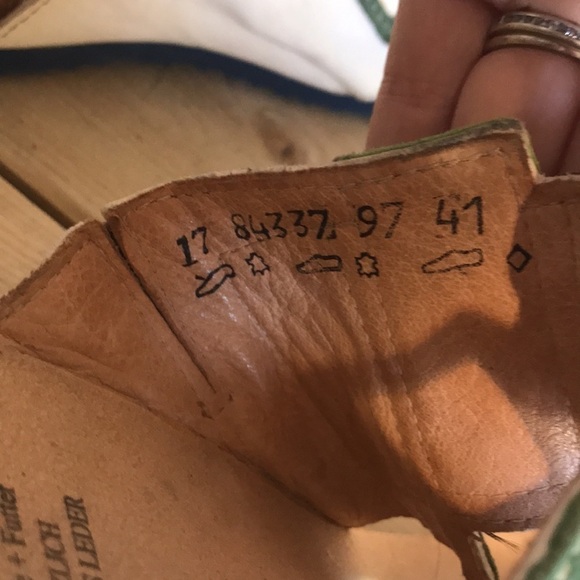 THINK! Women's Julia Window Thong sandals size 41 or 10.5 green cream - Picture 8 of 8